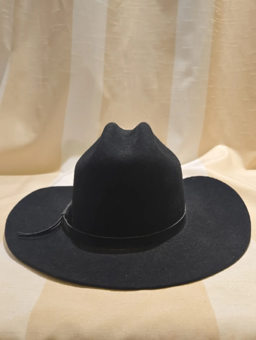 Black Felt Wide-Brim Cowboy Hat with Decorative Band - Picture 3 of 15